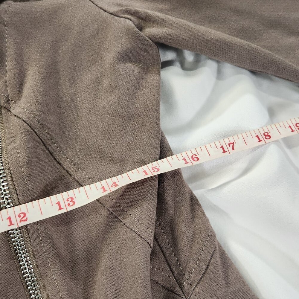 Cowl Neck Asymmetrical Zip Up Brown WHBM Jacket Size 10
Lot N - Picture 4 of 6
